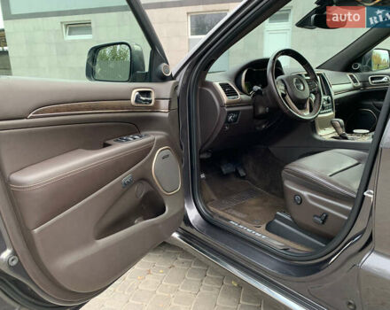 Серый Джип Гранд Чероки, объемом двигателя 2.99 л и пробегом 86 тыс. км за 29132 $, фото 14 на Automoto.ua