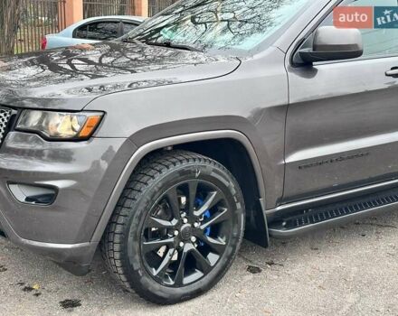 Серый Джип Гранд Чероки, объемом двигателя 3.61 л и пробегом 143 тыс. км за 22500 $, фото 5 на Automoto.ua