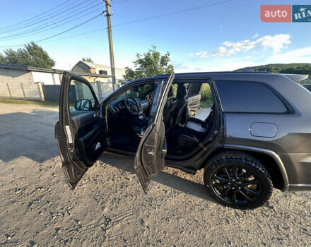 Серый Джип Гранд Чероки, объемом двигателя 3.6 л и пробегом 150 тыс. км за 23500 $, фото 29 на Automoto.ua