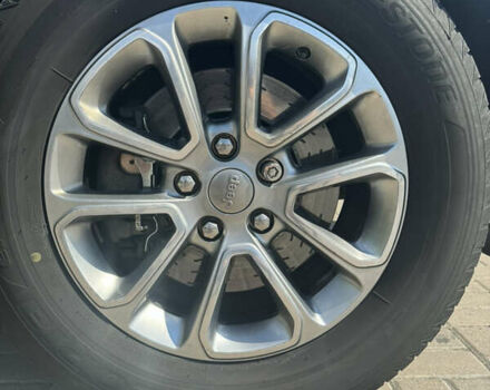 Сірий Джип Grand Cherokee, об'ємом двигуна 5.65 л та пробігом 214 тис. км за 29000 $, фото 7 на Automoto.ua