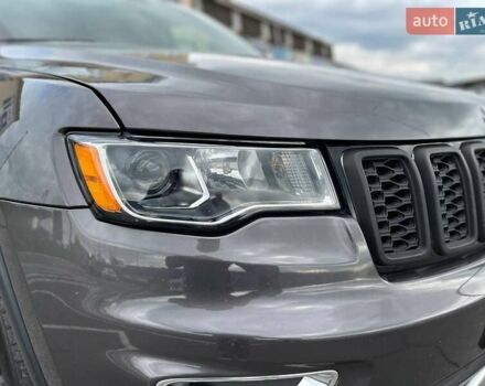 Сірий Джип Grand Cherokee, об'ємом двигуна 2.99 л та пробігом 150 тис. км за 28500 $, фото 4 на Automoto.ua