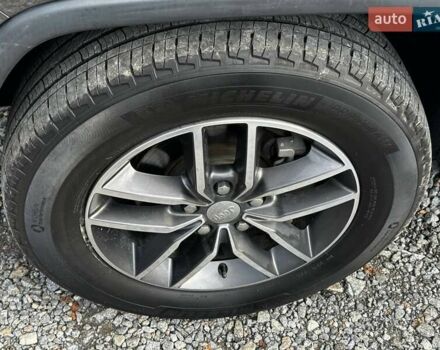 Серый Джип Гранд Чероки, объемом двигателя 2.99 л и пробегом 156 тыс. км за 25500 $, фото 14 на Automoto.ua