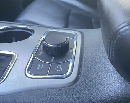 Джип Гранд Чероки 2018 в Тернополе на Automoto.ua Серый Джип Гранд Чероки, объемом двигателя 3.6 л и пробегом 130 тыс. км за 26900 $, фото 19 на Automoto.ua