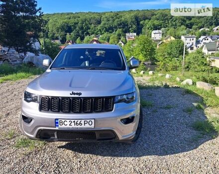 Сірий Джип Grand Cherokee, об'ємом двигуна 3.6 л та пробігом 110 тис. км за 32000 $, фото 1 на Automoto.ua