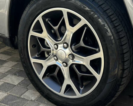 Серый Джип Гранд Чероки, объемом двигателя 3.6 л и пробегом 116 тыс. км за 28500 $, фото 21 на Automoto.ua