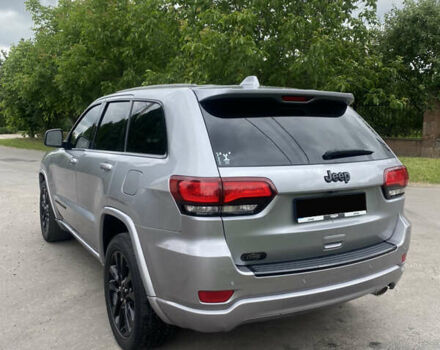 Джип Гранд Чероки 2018 в Ровно на Automoto.ua Серый Джип Гранд Чероки, объемом двигателя 3.6 л и пробегом 110 тыс. км за 21500 $, фото 1 на Automoto.ua