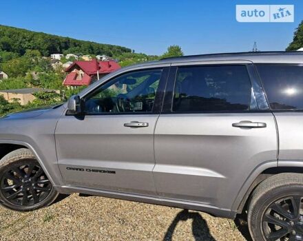 Сірий Джип Grand Cherokee, об'ємом двигуна 3.6 л та пробігом 110 тис. км за 32000 $, фото 3 на Automoto.ua