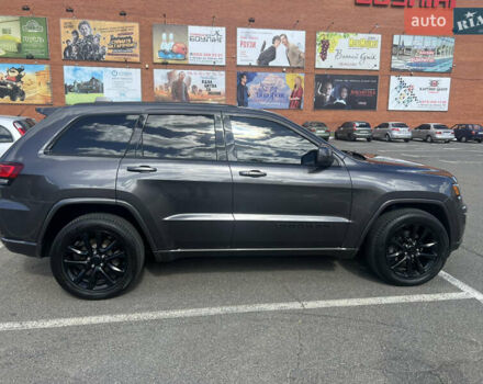 Серый Джип Гранд Чероки, объемом двигателя 3.6 л и пробегом 157 тыс. км за 26600 $, фото 2 на Automoto.ua