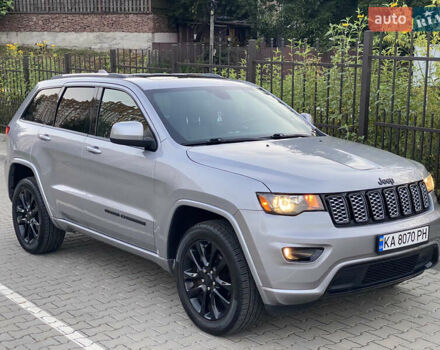 Серый Джип Гранд Чероки, объемом двигателя 3.6 л и пробегом 78 тыс. км за 25000 $, фото 6 на Automoto.ua