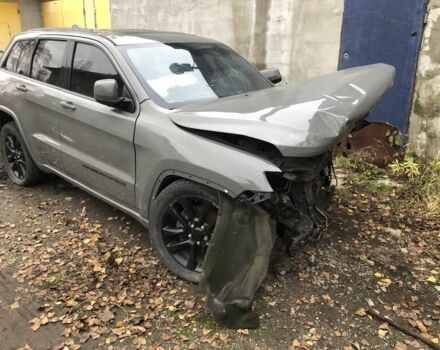 Серый Джип Гранд Чероки, объемом двигателя 0 л и пробегом 50 тыс. км за 6000 $, фото 2 на Automoto.ua