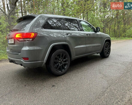 Серый Джип Гранд Чероки, объемом двигателя 3.6 л и пробегом 71 тыс. км за 25500 $, фото 3 на Automoto.ua
