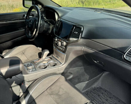 Джип Гранд Чероки 2020 в Киеве на Automoto.ua Серый Джип Гранд Чероки, объемом двигателя 3.6 л и пробегом 48 тыс. км за 28600 $, фото 46 на Automoto.ua