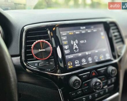 Джип Гранд Чероки 2020 в Ивано-Франковске на Automoto.ua Серый Джип Гранд Чероки, объемом двигателя 3.6 л и пробегом 83 тыс. км за 28250 $, фото 11 на Automoto.ua