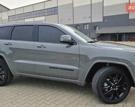 Джип Гранд Чероки 2020 в Ивано-Франковске на Automoto.ua Серый Джип Гранд Чероки, объемом двигателя 3.6 л и пробегом 83 тыс. км за 28250 $, фото 3 на Automoto.ua