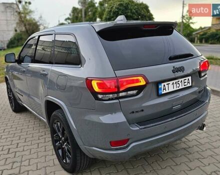 Джип Гранд Чероки 2020 в Ивано-Франковске на Automoto.ua Серый Джип Гранд Чероки, объемом двигателя 3.6 л и пробегом 83 тыс. км за 28250 $, фото 5 на Automoto.ua
