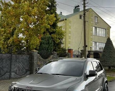 Джип Гранд Чероки 2020 в Луцке на Automoto.ua Серый Джип Гранд Чероки, объемом двигателя 3.6 л и пробегом 115 тыс. км за 27500 $, фото 1 на Automoto.ua