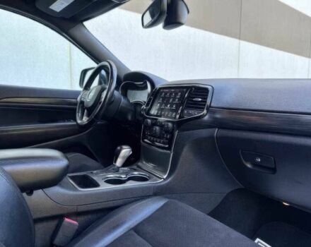 Джип Гранд Чероки 2020 в Полтаве на Automoto.ua Серый Джип Гранд Чероки, объемом двигателя 3.6 л и пробегом 55 тыс. км за 15600 $, фото 12 на Automoto.ua
