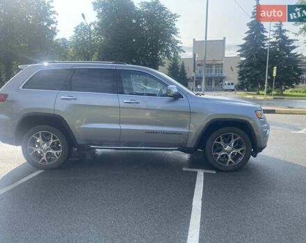 Серый Джип Гранд Чероки, объемом двигателя 3.6 л и пробегом 42 тыс. км за 29000 $, фото 2 на Automoto.ua