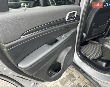 Серый Джип Гранд Чероки, объемом двигателя 3.6 л и пробегом 71 тыс. км за 24999 $, фото 35 на Automoto.ua