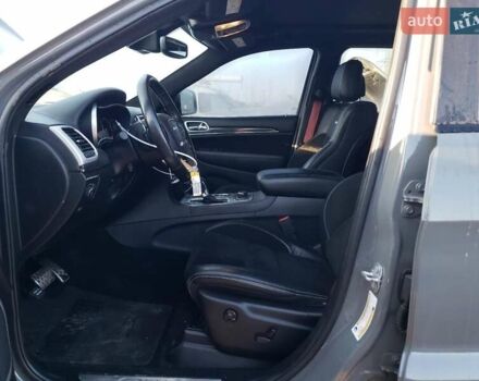 Сірий Джип Grand Cherokee, об'ємом двигуна 6.4 л та пробігом 16 тис. км за 23000 $, фото 5 на Automoto.ua