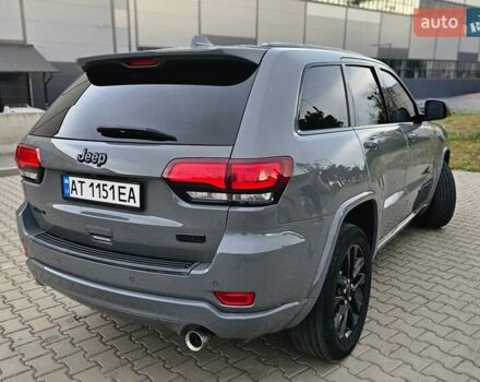 Джип Гранд Чероки 2020 в Ивано-Франковске на Automoto.ua Серый Джип Гранд Чероки, объемом двигателя 3.6 л и пробегом 83 тыс. км за 28250 $, фото 4 на Automoto.ua