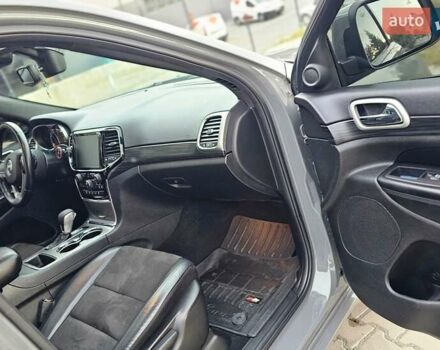 Джип Гранд Чероки 2020 в Ивано-Франковске на Automoto.ua Серый Джип Гранд Чероки, объемом двигателя 3.6 л и пробегом 83 тыс. км за 28250 $, фото 16 на Automoto.ua