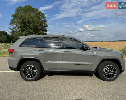 Джип Гранд Чероки 2020 в Киеве на Automoto.ua Серый Джип Гранд Чероки, объемом двигателя 3.6 л и пробегом 48 тыс. км за 28600 $, фото 13 на Automoto.ua