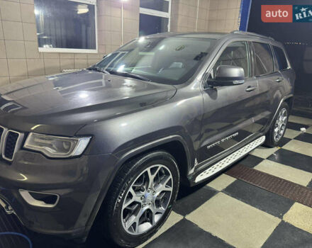 Джип Grand Cherokee 2021 у Умани на Automoto.ua Сірий Джип Grand Cherokee, об'ємом двигуна 2.99 л та пробігом 92 тис. км за 44000 $, фото 2 на Automoto.ua