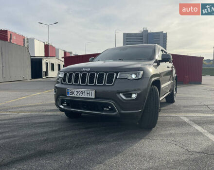 Серый Джип Гранд Чероки, объемом двигателя 3 л и пробегом 38 тыс. км за 46500 $, фото 3 на Automoto.ua