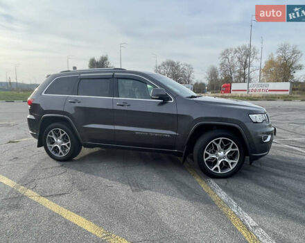 Серый Джип Гранд Чероки, объемом двигателя 3 л и пробегом 38 тыс. км за 46500 $, фото 6 на Automoto.ua