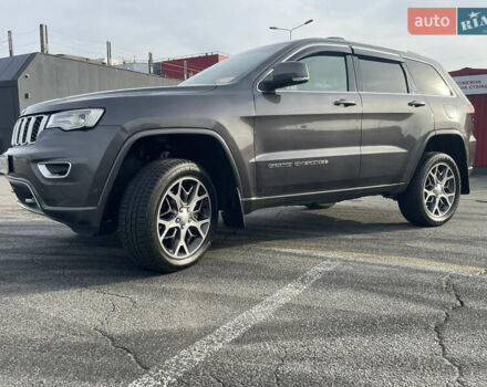 Серый Джип Гранд Чероки, объемом двигателя 3 л и пробегом 38 тыс. км за 46500 $, фото 24 на Automoto.ua