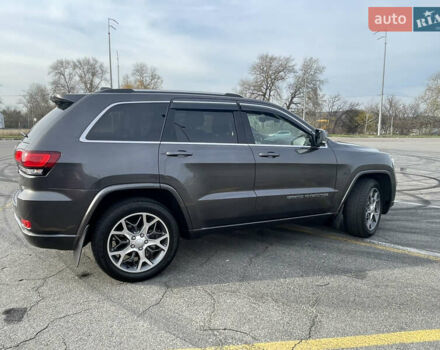 Серый Джип Гранд Чероки, объемом двигателя 3 л и пробегом 38 тыс. км за 46500 $, фото 5 на Automoto.ua