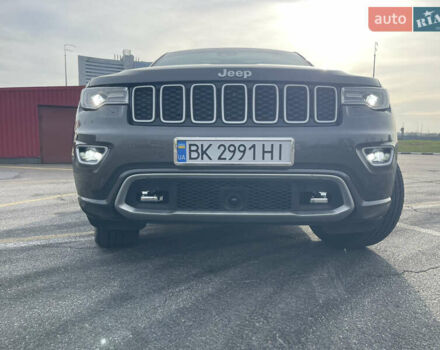 Серый Джип Гранд Чероки, объемом двигателя 3 л и пробегом 38 тыс. км за 46500 $, фото 4 на Automoto.ua