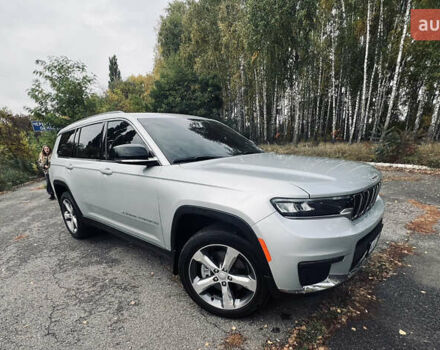 Джип Grand Cherokee 2021 у Києві на Automoto.ua Сірий Джип Grand Cherokee, об'ємом двигуна 3.6 л та пробігом 18 тис. км за 39999 $, фото 5 на Automoto.ua