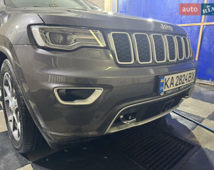 Джип Grand Cherokee 2021 у Умани на Automoto.ua Сірий Джип Grand Cherokee, об'ємом двигуна 2.99 л та пробігом 92 тис. км за 44000 $, фото 4 на Automoto.ua