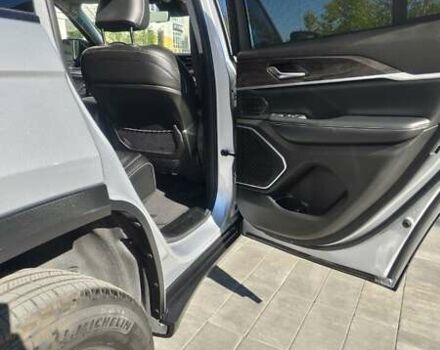 Серый Джип Гранд Чероки, объемом двигателя 2 л и пробегом 48 тыс. км за 48700 $, фото 24 на Automoto.ua