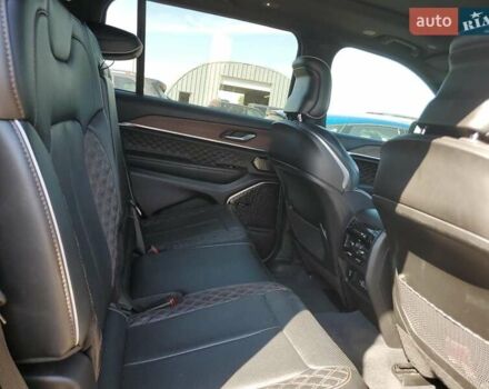 Серый Джип Гранд Чероки, объемом двигателя 5.65 л и пробегом 69 тыс. км за 27000 $, фото 10 на Automoto.ua