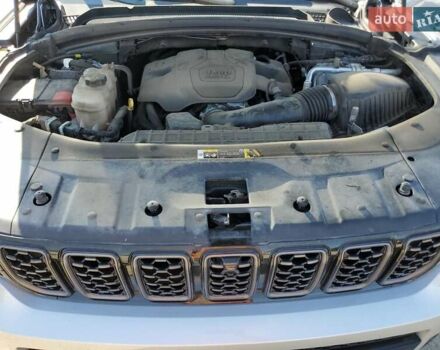 Серый Джип Гранд Чероки, объемом двигателя 5.65 л и пробегом 69 тыс. км за 27000 $, фото 11 на Automoto.ua