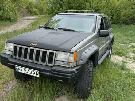 Джип Grand Cherokee 1997 у Києві на Automoto.ua Сірий Джип Grand Cherokee, об'ємом двигуна 2.5 л та пробігом 623 тис. км за 7800 $, фото 1 на Automoto.ua