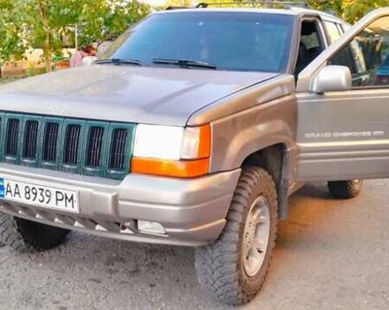 Серый Джип Гранд Чероки, объемом двигателя 3.96 л и пробегом 260 тыс. км за 3500 $, фото 1 на Automoto.ua