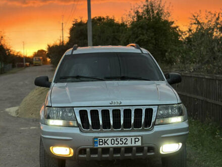 Серый Джип Гранд Чероки, объемом двигателя 2.69 л и пробегом 330 тыс. км за 8200 $, фото 1 на Automoto.ua