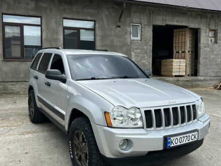 Джип Гранд Чероки 2005 в Тячеве на Automoto.ua Серый Джип Гранд Чероки, объемом двигателя 2.99 л и пробегом 340 тыс. км за 9200 $, фото 1 на Automoto.ua