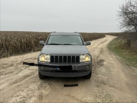 Серый Джип Гранд Чероки, объемом двигателя 3 л и пробегом 416 тыс. км за 5000 $, фото 1 на Automoto.ua