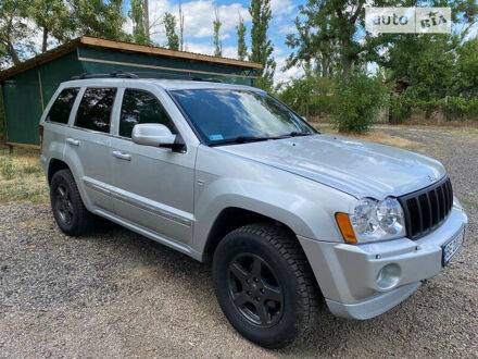 Сірий Джип Grand Cherokee, об'ємом двигуна 5.7 л та пробігом 260 тис. км за 14100 $, фото 1 на Automoto.ua