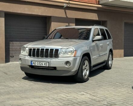 Сірий Джип Grand Cherokee, об'ємом двигуна 5.7 л та пробігом 242 тис. км за 9000 $, фото 1 на Automoto.ua