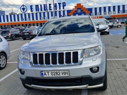 Сірий Джип Grand Cherokee, об'ємом двигуна 2.99 л та пробігом 269 тис. км за 10999 $, фото 1 на Automoto.ua