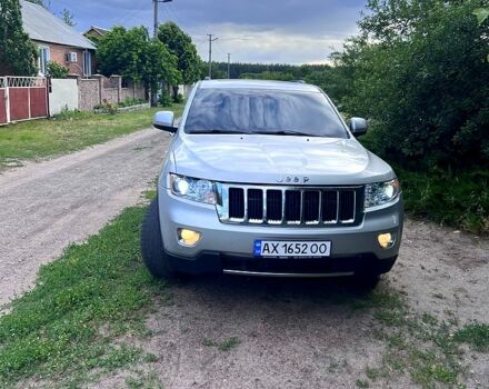 Сірий Джип Grand Cherokee, об'ємом двигуна 3 л та пробігом 210 тис. км за 16200 $, фото 1 на Automoto.ua