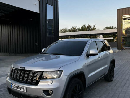 Джип Grand Cherokee 2012 у Каменце-Подольском на Automoto.ua Сірий Джип Grand Cherokee, об'ємом двигуна 2.99 л та пробігом 320 тис. км за 17250 $, фото 1 на Automoto.ua