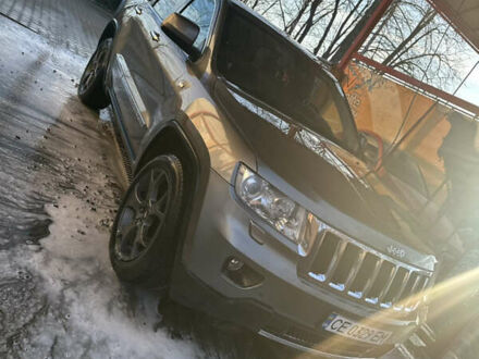 Джип Grand Cherokee 2012 у Чернівцях на Automoto.ua Сірий Джип Grand Cherokee, об'ємом двигуна 2.99 л та пробігом 260 тис. км за 18300 $, фото 1 на Automoto.ua