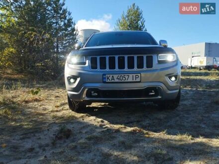 Джип Grand Cherokee 2014 у Києві на Automoto.ua Сірий Джип Grand Cherokee, об'ємом двигуна 2.99 л та пробігом 190 тис. км за 20000 $, фото 1 на Automoto.ua